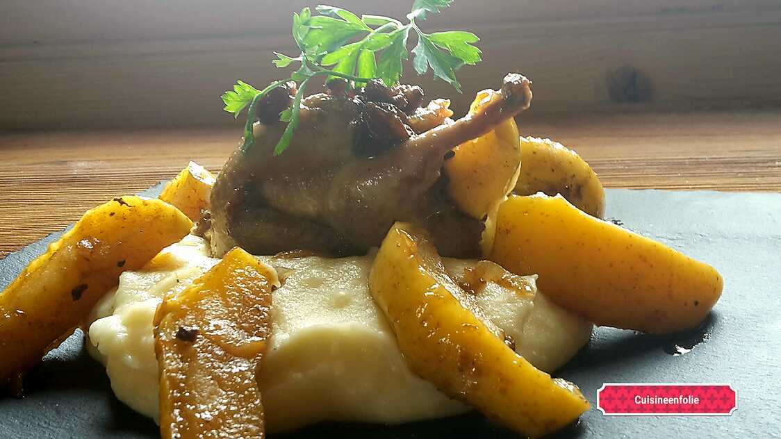 Recette de Caille au foie gras pommes raisins flambée au calvados