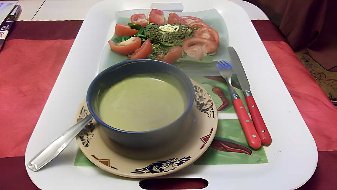 Recette de Potage aux carottes de campanule et assiette épinards thon