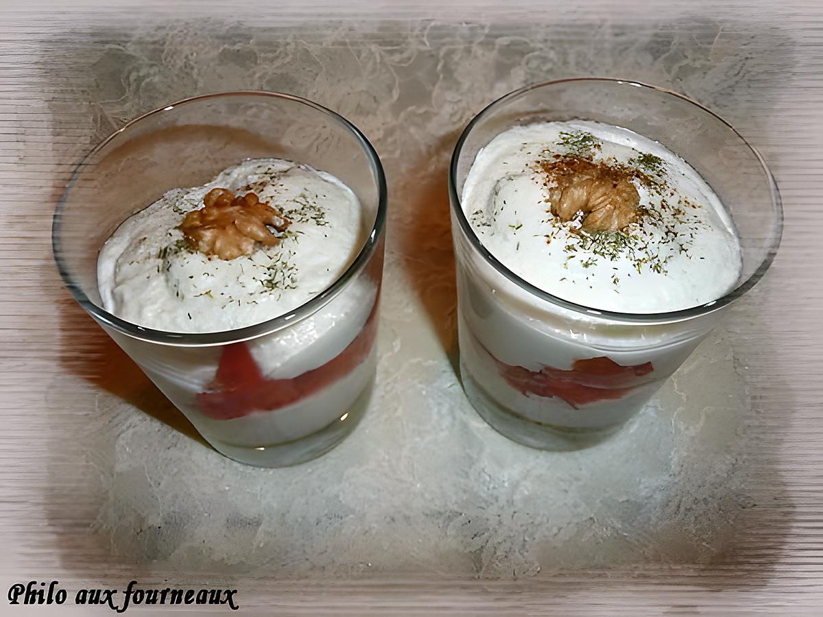 recette Verrine de mousse de concombre au chèvre, aux noix et ses dès de tomates