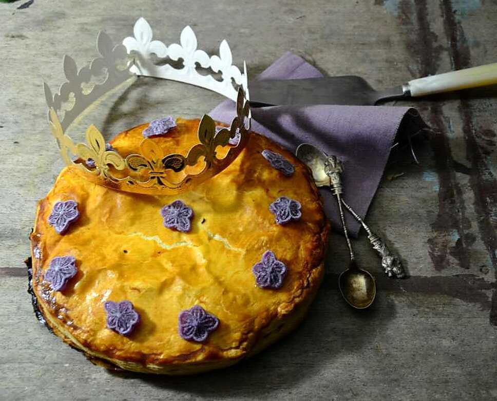 Galette des rois crème d'amande et violette - Recettes de cuisine