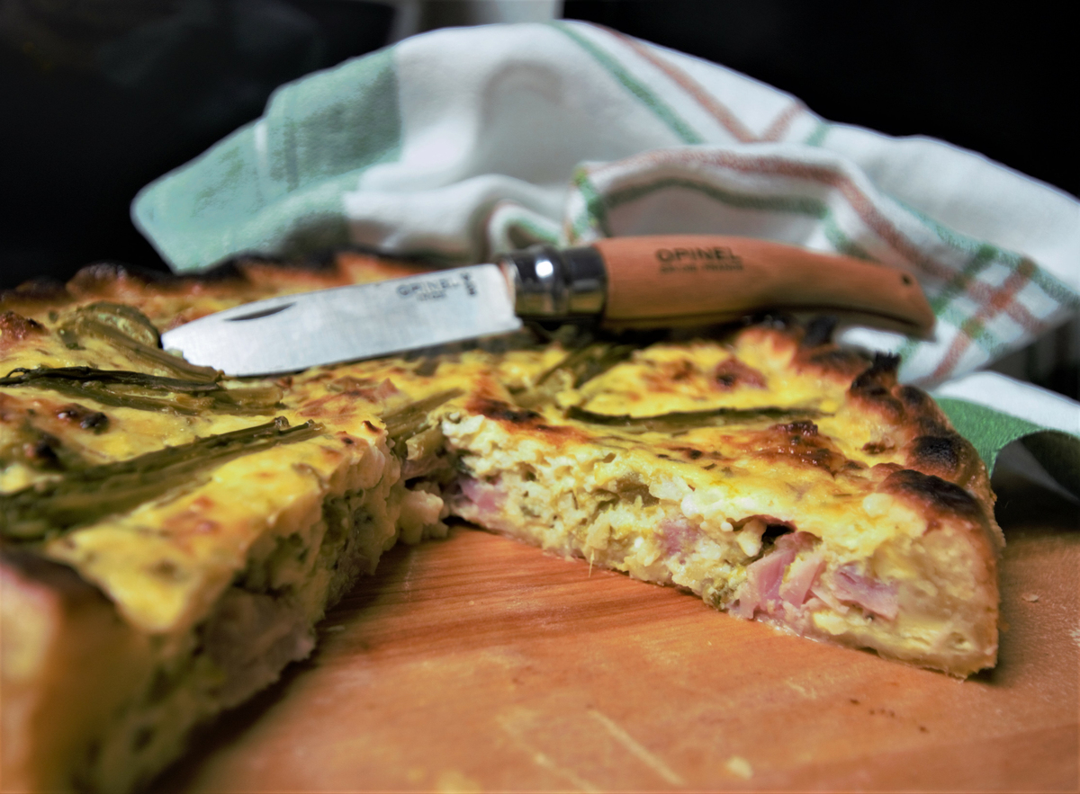 recette TARTE SALEE AUX ASPERGES VERTES & JAMBON