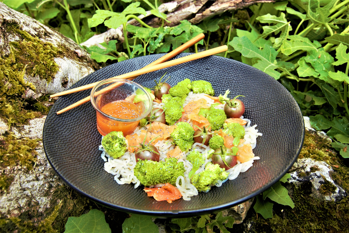 recette NOUILLES DE RIZ/BROCOLI/TRUITE FUMéE