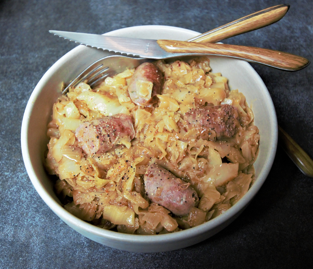 recette CHOU BRAISE AUX SAUCISSES DE VEAU