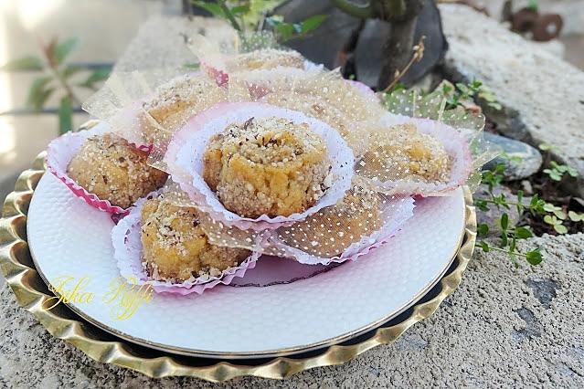 recette MKI3DAT- M'KIEDETTES- ATEAUX ALGERIENS AUX AMANDES ET AU MIEL