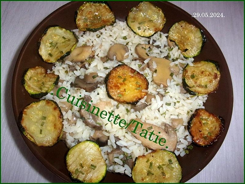 recette Riz au courgette frite et émincés de champignons.