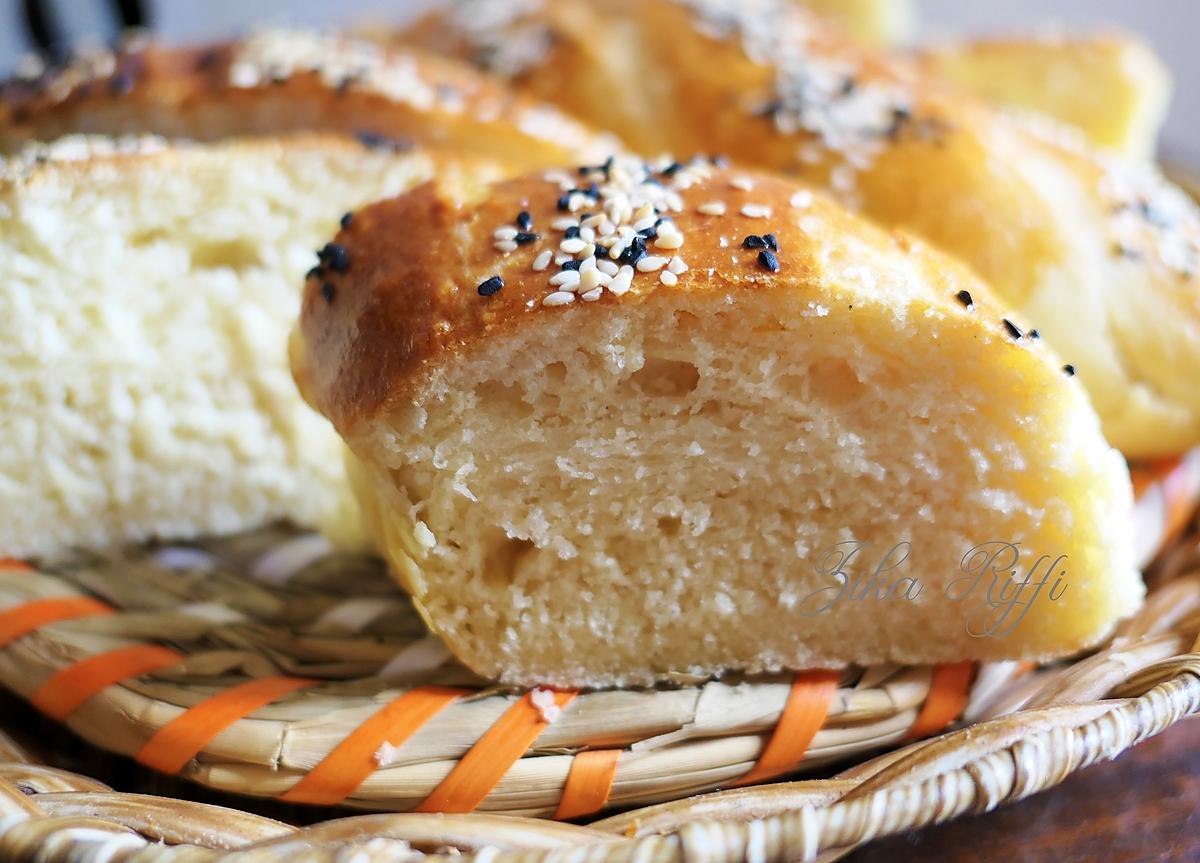 recette Maassems- Khobz el aïd- Pain brioché bônois à la semoule au mahlepi