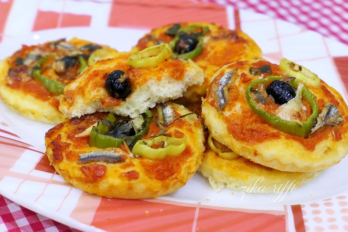 recette Mini pizza aux anchois, poivron et piment fort- Pâte au lait en poudre et miel