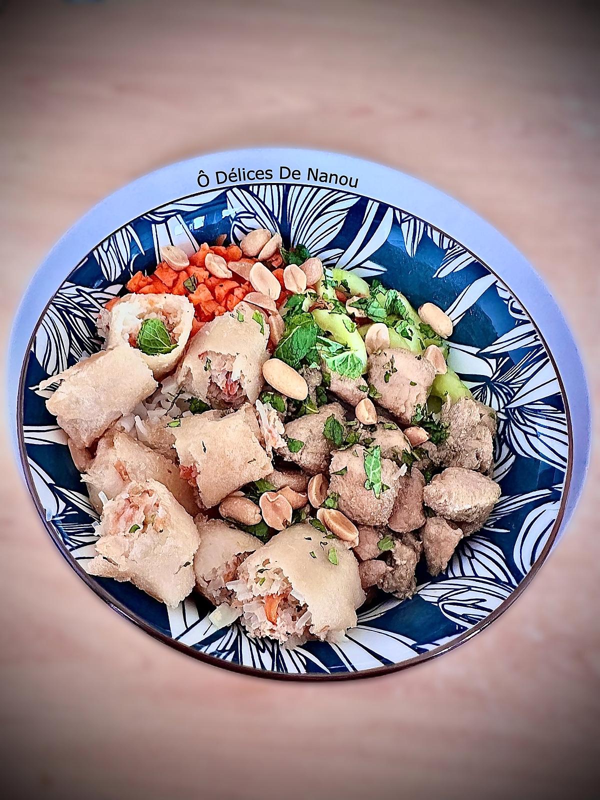 recette Bò bún vietnamien au poulet & nems