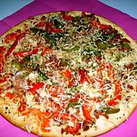 recette Pizza lardons/poivrons/crème