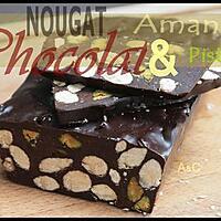 recette ** Du Nougat au chocolat Noir incrusté d' amandes et de pistaches grillées **