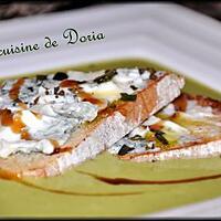 recette Velouté froid de courgettes à l'ail et basilic, tartines de Gorgonzola