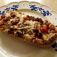 recette Pizza baguette avec haché de bœuf et oignons