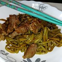 recette Nouilles aux épinards de malabar sauce yakitori au porc