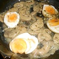 recette OEUFS DURS SAUCE MADERE CHAMPIGNONS