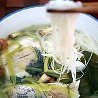 recette Soupe de poisson aux herbes thaïlandaises avec des vermicelles de riz