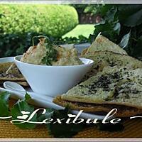recette Croustilles de pita aux herbes et sa trempette à l'hoummos