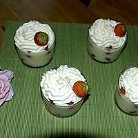 recette verrines à la crème vanille et aux fraises.