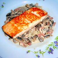 recette pavés de saumon au champignons et lardons