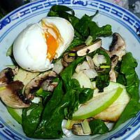 recette Salade de pousses d'épinards et oeuf mollet