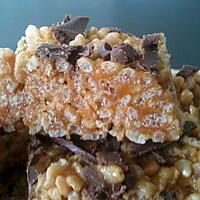 recette squares  ( rice krispies) au caramel beurre salé maison et copeaux de chocolat au lait